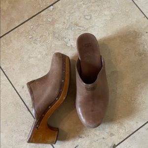 UGG Clogs 🐑